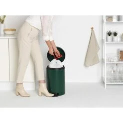 Pedaalemmer NewIcon BRABANTIA - 20 Liter Dennengroen -Brabantia Verkoopwinkel pedaalemmer newicon 20 l dennegroen 1607881114 5 600